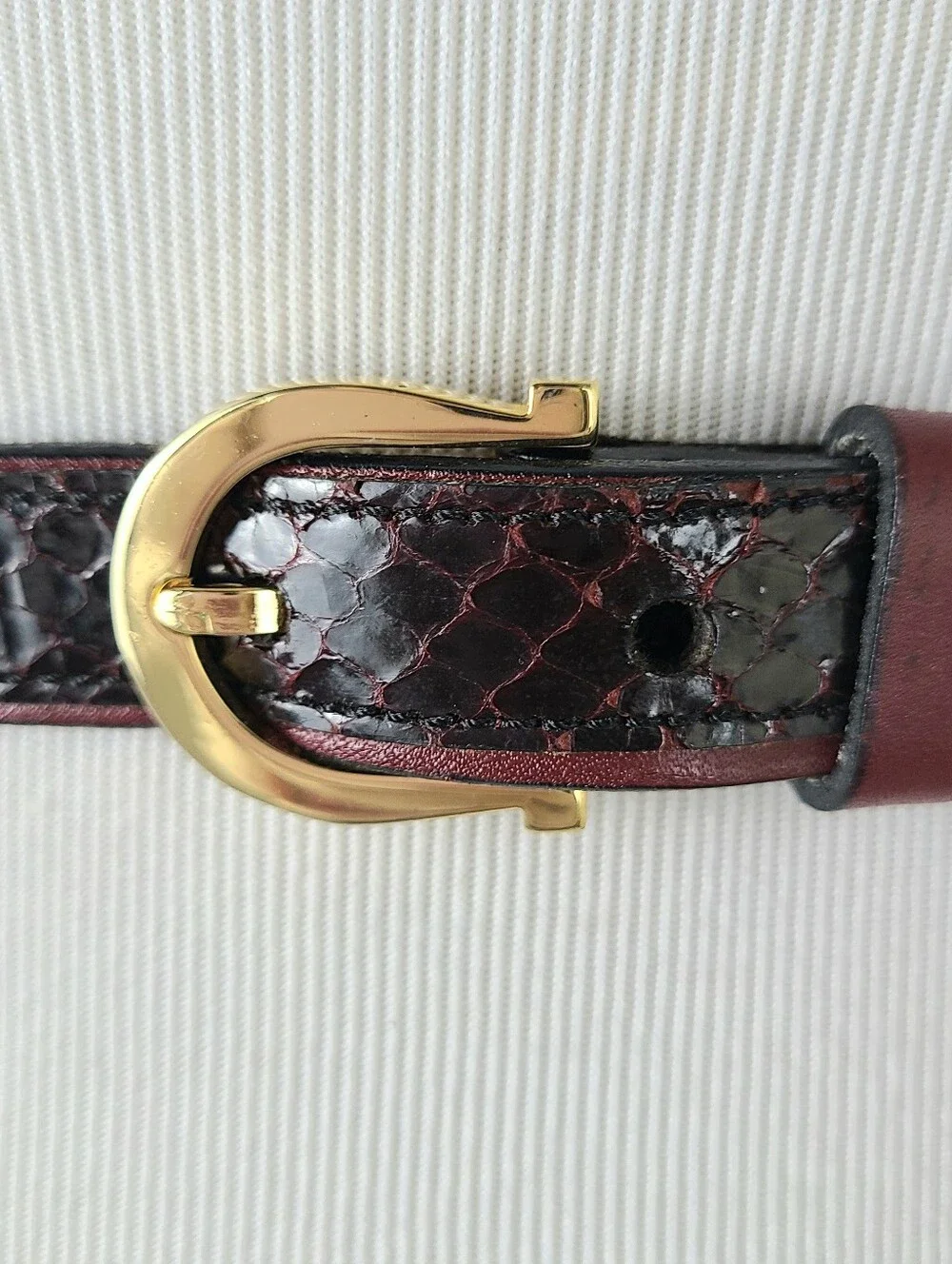 Pierre Cardin Oxblood Genuine Cowhide Equestrian Horseshoe Buckle Vintage Belt
